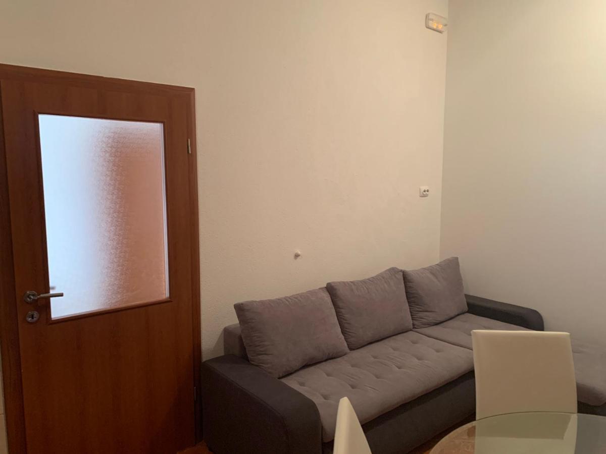 Apartment Lena Kastela Bagian luar foto