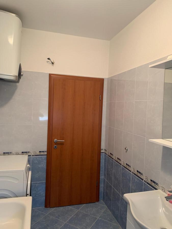 Apartment Lena Kastela Bagian luar foto