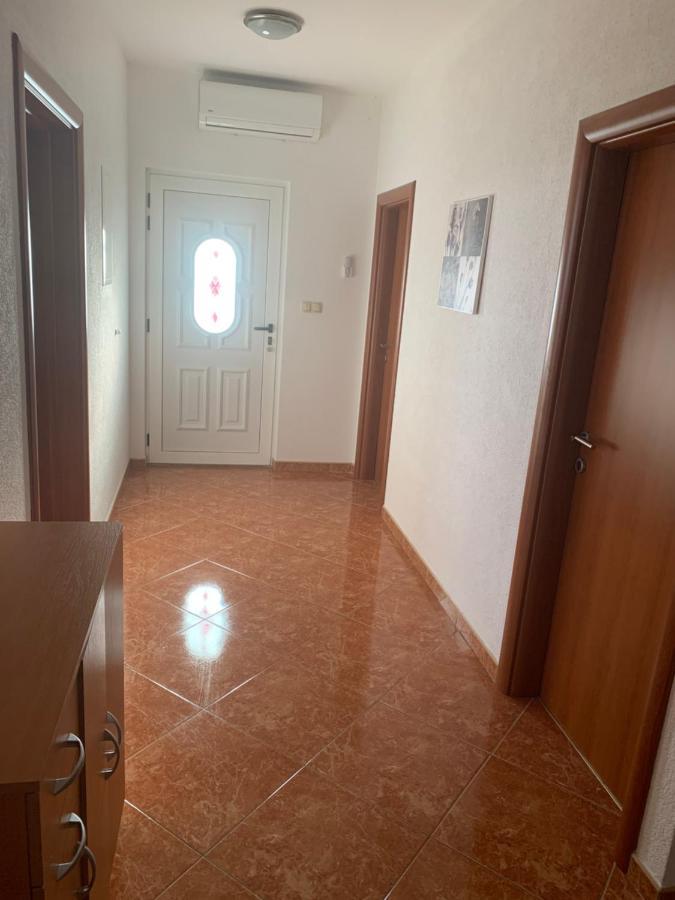 Apartment Lena Kastela Bagian luar foto