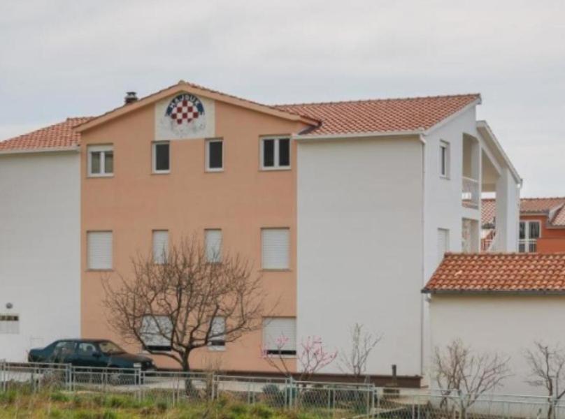 Apartment Lena Kastela Bagian luar foto