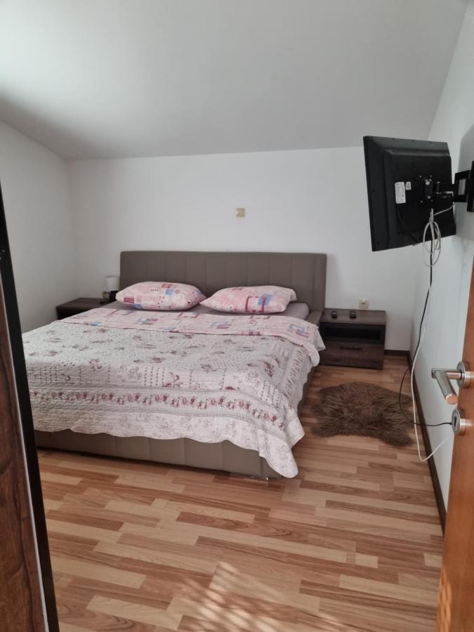 Apartment Lena Kastela Bagian luar foto